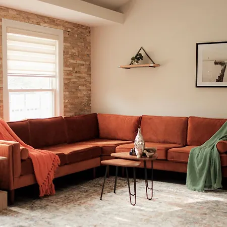 Your Cozy Getaway With Sunroom & Gaming Room