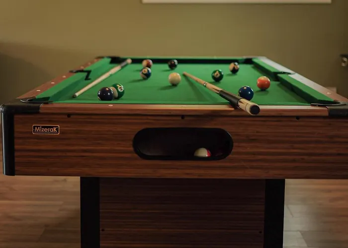Your Cozy Getaway With Sunroom & Gaming * Streamwood