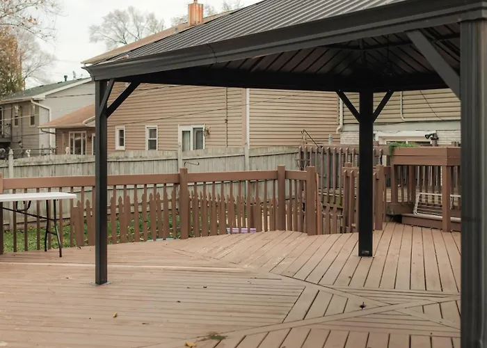 Ferienhaus Your Cozy Getaway With Sunroom & Gaming Streamwood