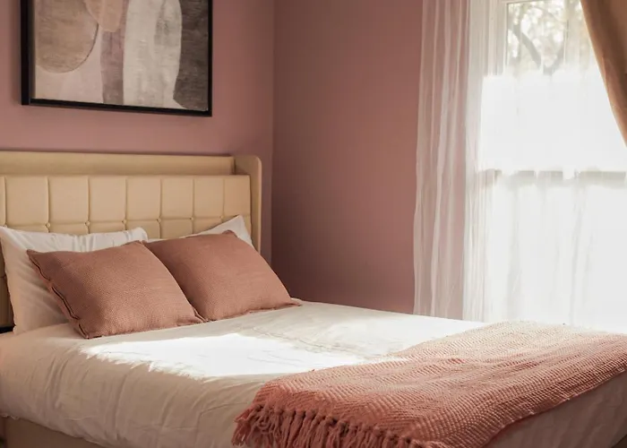 Your Cozy Getaway With Sunroom & Gaming *