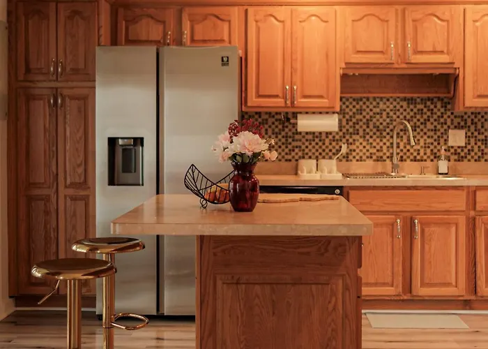 Your Cozy Getaway With Sunroom & Gaming Streamwood
