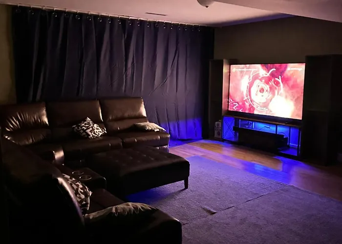 Your Cozy Getaway With Sunroom & Gaming