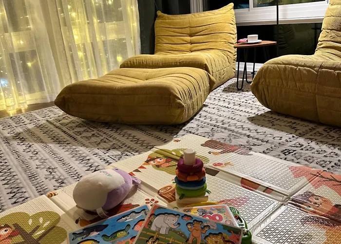 Your Cozy Getaway With Sunroom & Gaming Streamwood