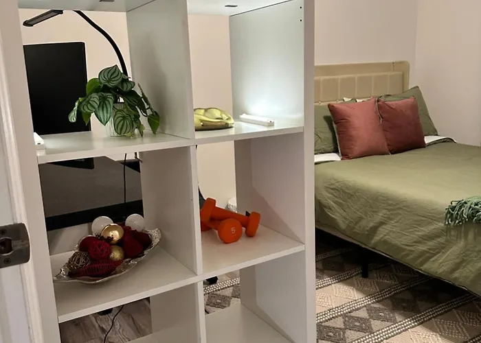 Your Cozy Getaway With Sunroom & Gaming