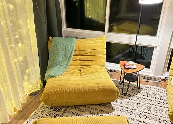 Ferienhaus Your Cozy Getaway With Sunroom & Gaming
